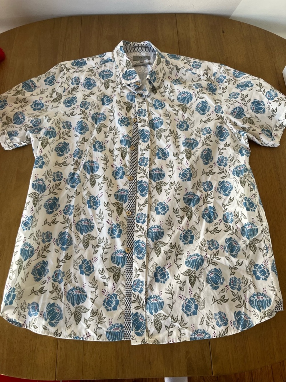 Ted Baker White Button-Down Shirt with Blue Floral Print, size 6 / XL